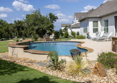 freeform custom swimming pool