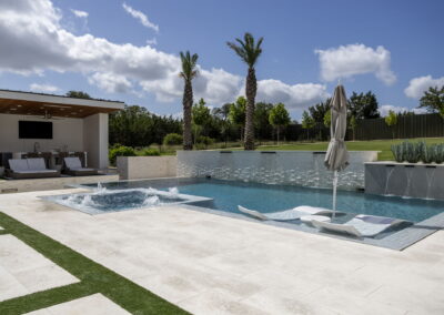 Custom Swimming Pool Builder