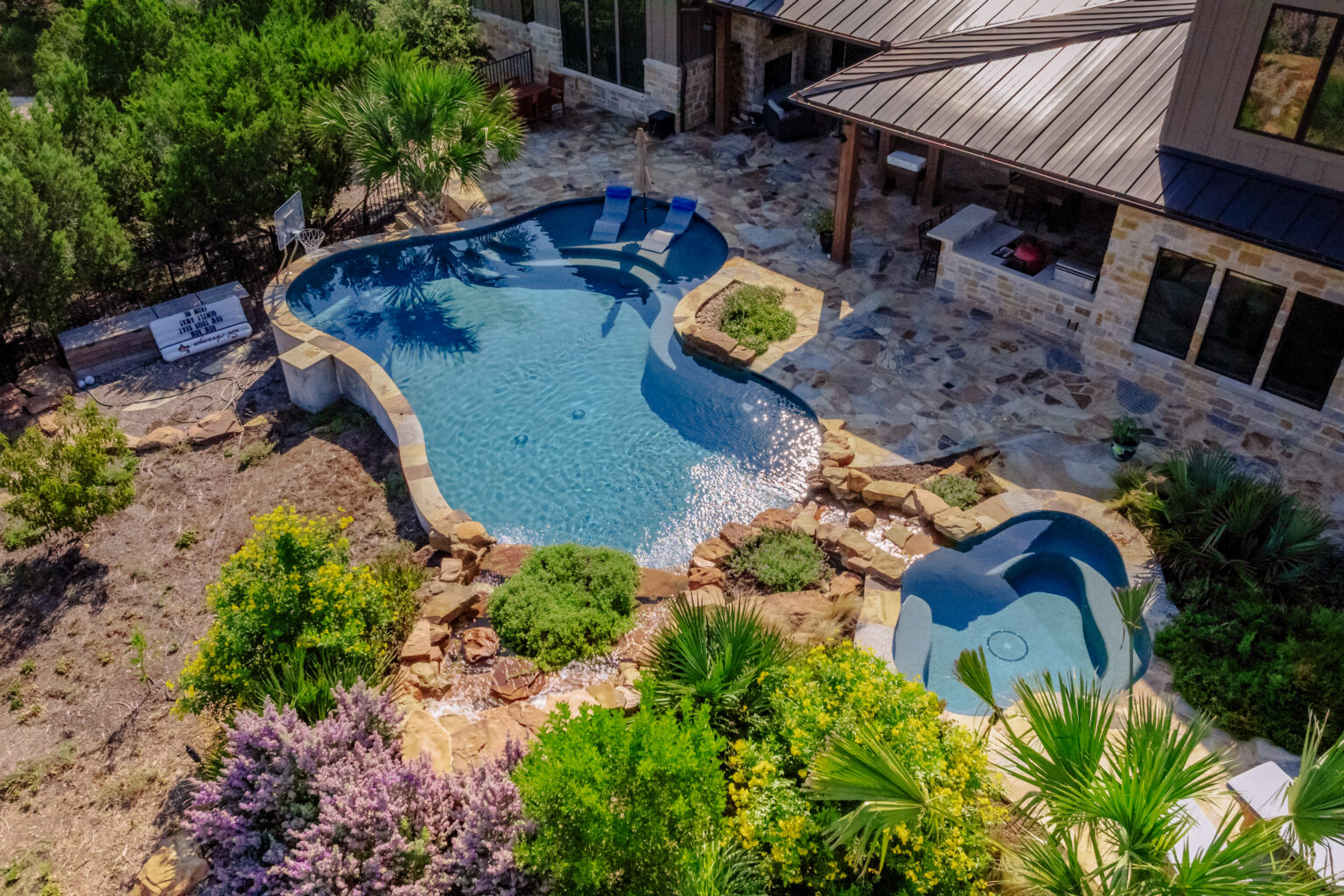 freeform flagstone pool