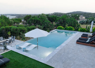 pool with negative edge