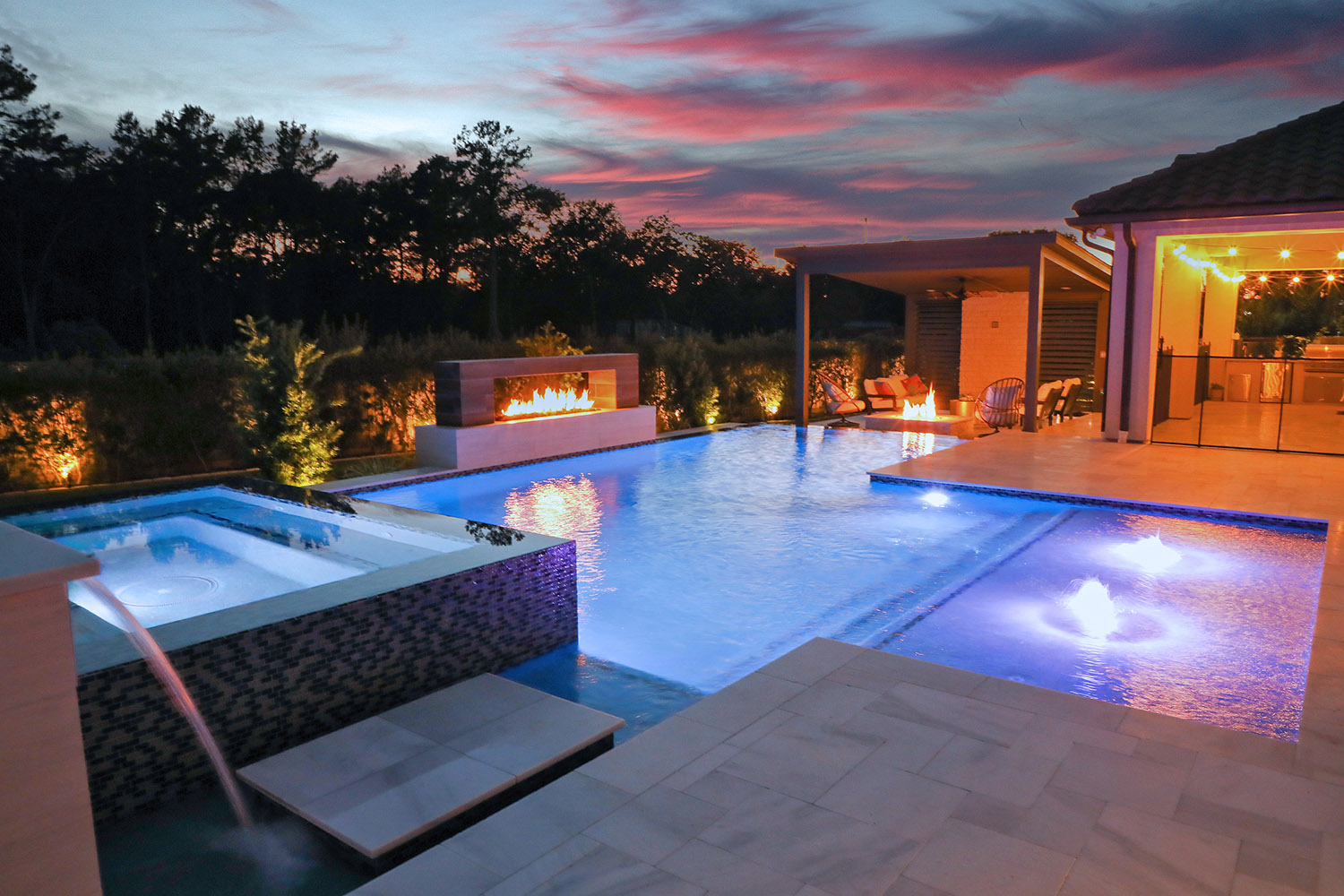 Geometric pool design by Houston pool builder Cody Pools